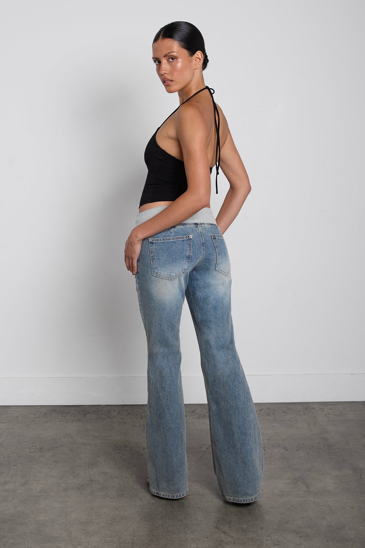 LOW RISE BOOTCUT JEAN