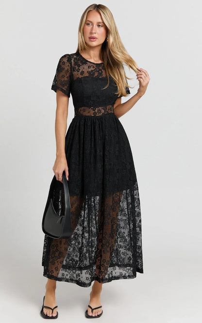 Leon Midi Dress - Short Sleeve Dress in Black