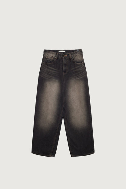 MID-RISE CURVED LEG VINTAGE WASH JEAN