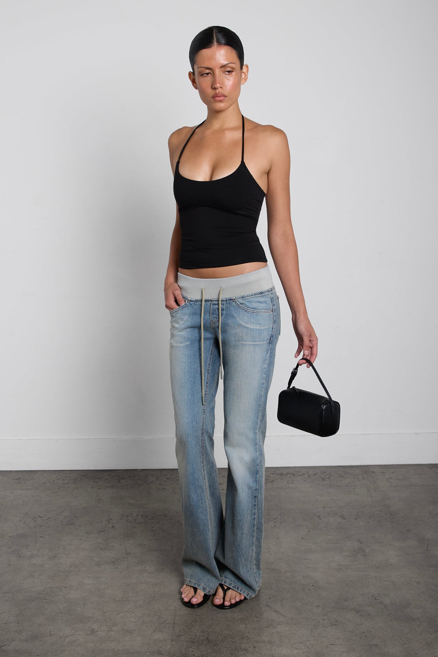 LOW RISE BOOTCUT JEAN