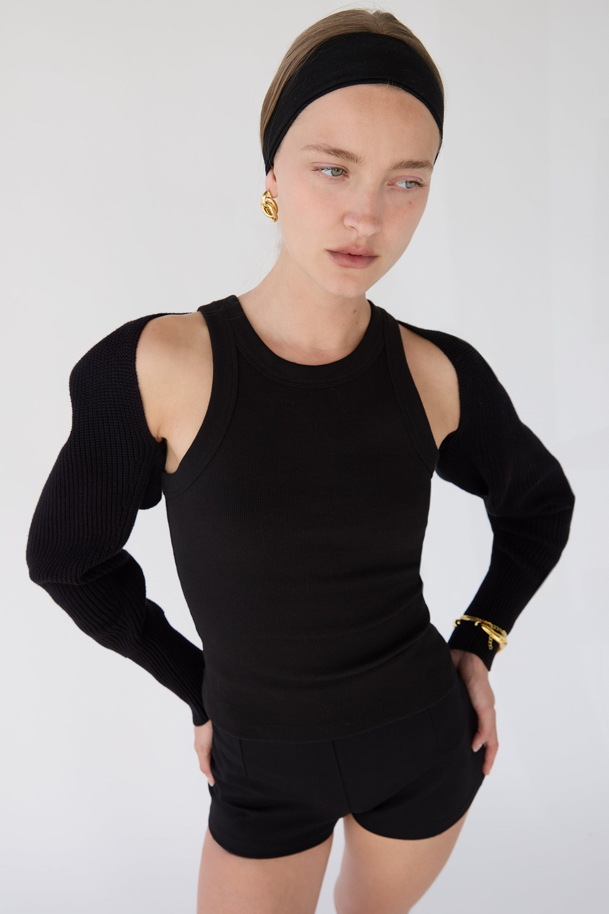 RIBBED HIGH NECK TANK TOP