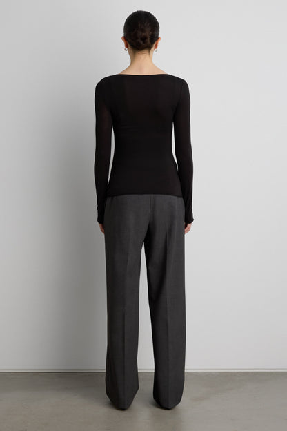 SHEER LIGHTWEIGHT BOAT NECK TOP