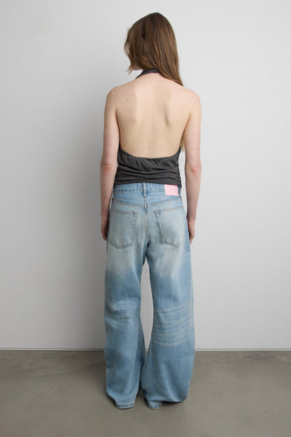 V-NECK SLEEVELESS TOP