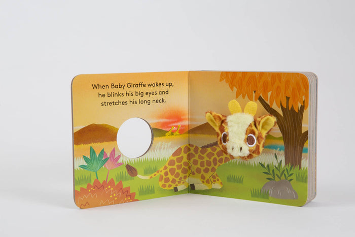 Chronicle Books - Baby Giraffe: Finger Puppet Book