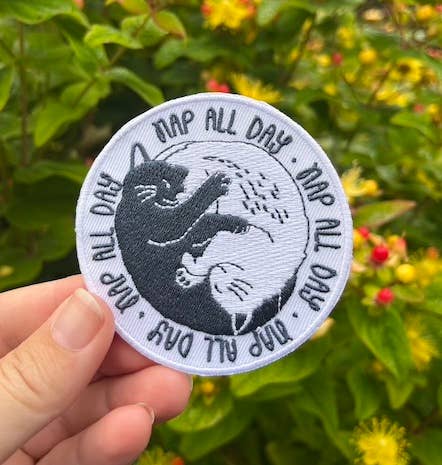 Pen+Pine 3" Round Embroidered Iron-On Patch - Cat